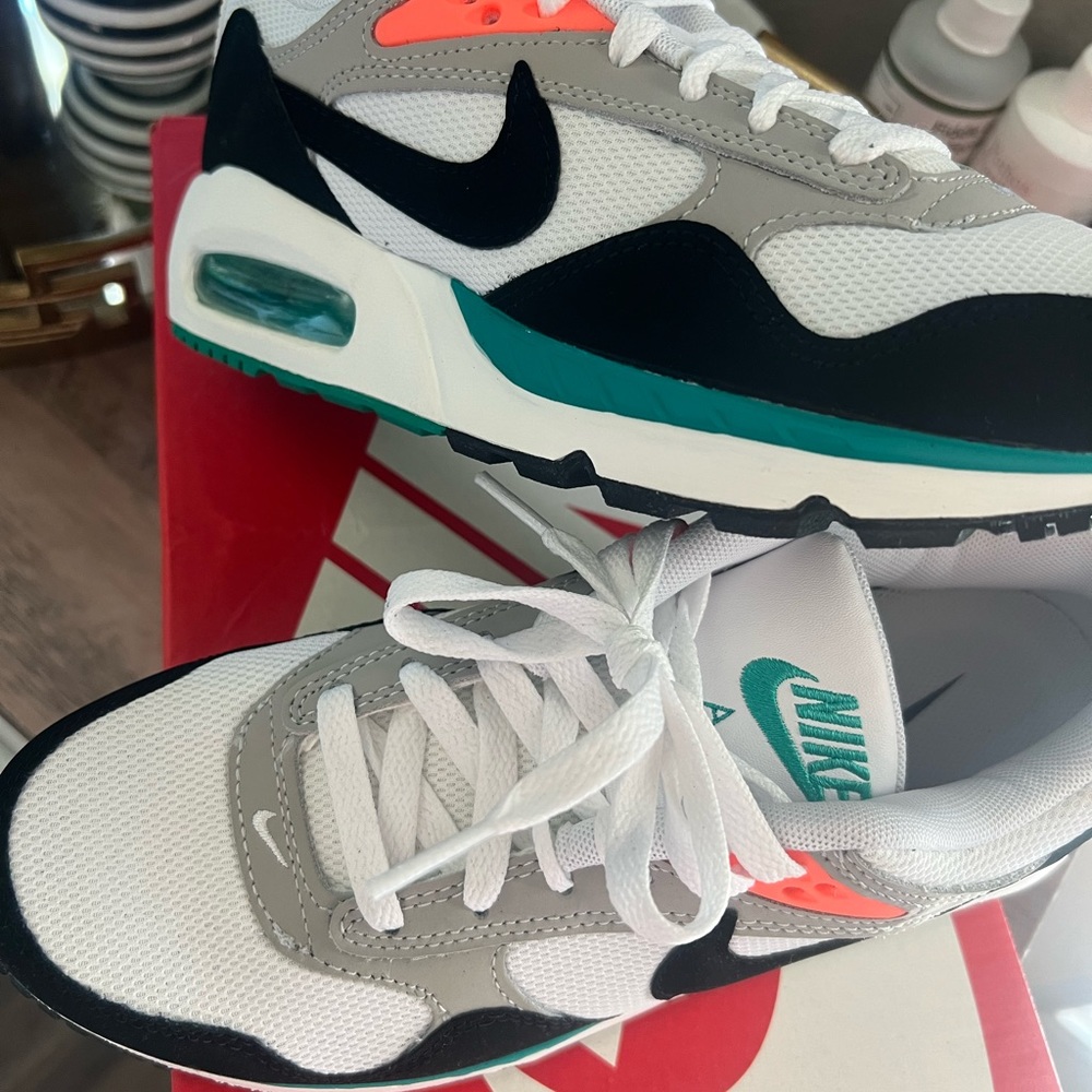 Nike Air Max Correlate Sneakers